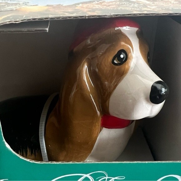 Pioneer Woman Charlie & Walter Salt & Pepper Shakers NIB Christmas Basset Hound - Picture 3 of 6